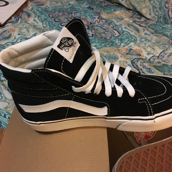 Vans Shoes - Vans high top platform gym shoes worn 1time only